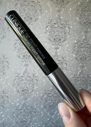 Туш clinique high impact mascara.