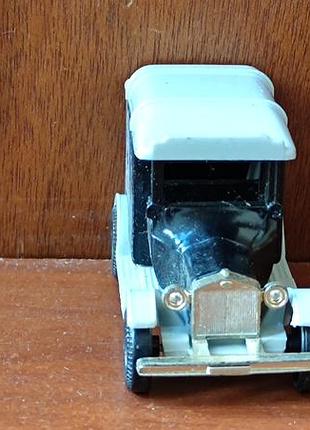 Corgi t ford van made in great britain beak mackeson stout алкоголь