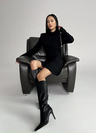 Платье мини в рубчик