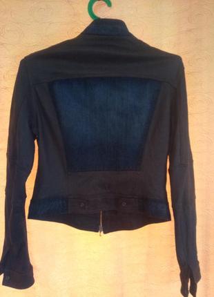 Кожаная короткая куртка armani jeans.2 фото