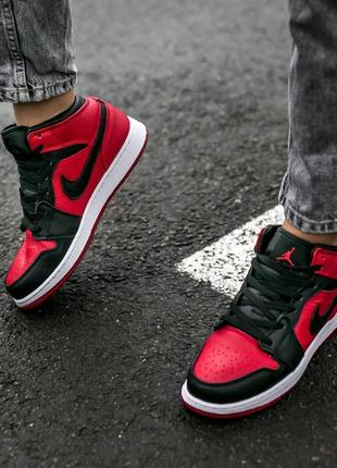 Женские кроссовки nike air jordan 1 red black 36-37-38-397 фото