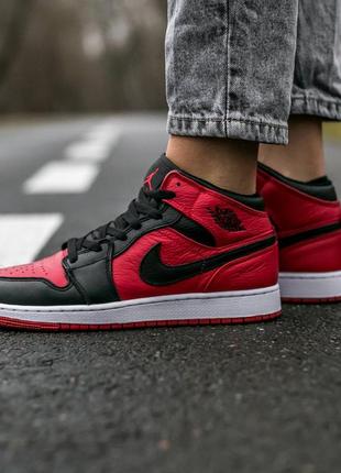 Женские кроссовки nike air jordan 1 red black 36-37-38-399 фото