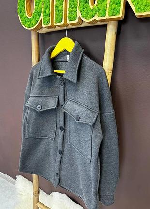 Стильная удлиненная теплая рубашка