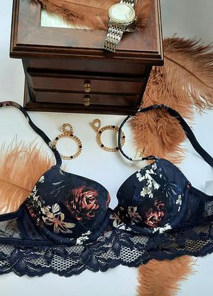 Бюстгальтер