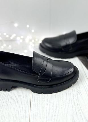 Черные женские туфли на низком каблуке протектор2 фото