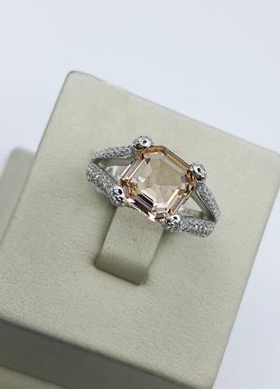 Кольцо серебряное с морганитом и кубическим цирконием 17 5,19 г