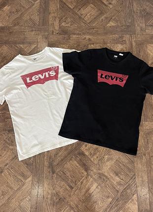 Футболки levi’s, размер m/l
