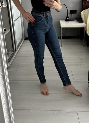 Синие джинсы, зауженные, высокая талия2 фото