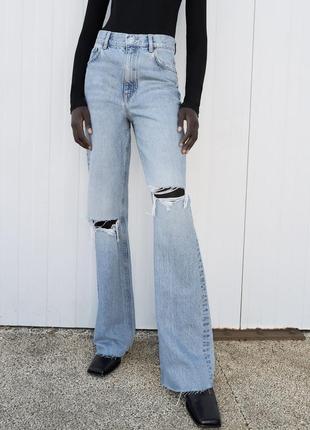 Голубые удлиненные джинсы с вырезами на коленях wide leg от zara5 фото