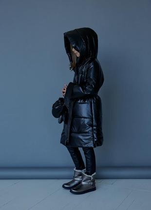 Куртка дитяча, підліткова, зимова тепла з капюшоном, дизайнерська, з поясом, чорна3 фото