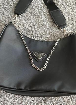 Женская черная сумка на ремне под известный бренд2 фото