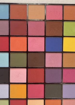 Makeup revolution maxi reloaded palette цветная палетка теней4 фото