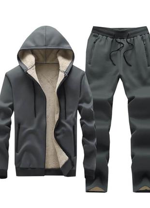 Зимовий чоловічий спортивний костюм