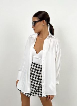 Рубашка женская нарядная шелковая повседневная деловая строгая осенняя на осень базовая черная белая голубая с длинным рукавом коричневая