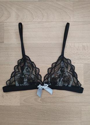 Изысканное кружевное бра