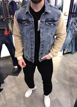Стильна джинсівка з хутряними мʼякими рукавами мішка якісна джинсова куртка чоловіча