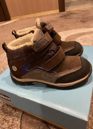 Зимові черевики chicco 32