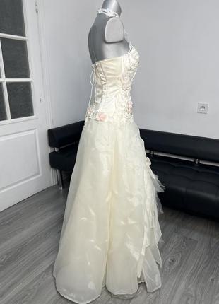 Весільна сукня ручної роботи, колір ніжний беж3 фото