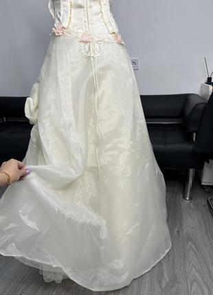 Весільна сукня ручної роботи, колір ніжний беж2 фото