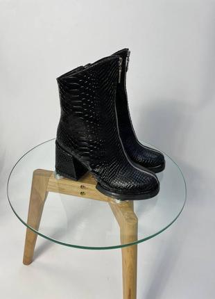 Эксклюзивные ботинки из итальянской кожи и замши женские на каблуке9 фото