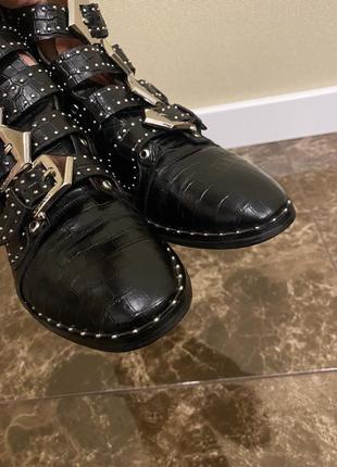 Сапоги ботинки ботинки ботильоны черные кожаные givenchy3 фото