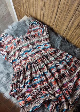 Платье с красивой спинкой