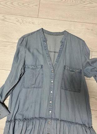 Платье-рубашка из тонкого джинса с накладными карманами7 фото