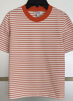 Футболка cos в оранжеву полоску