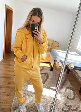 Спортивний костюм adidas