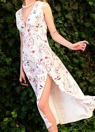 Платье в актуальный цветочный принт