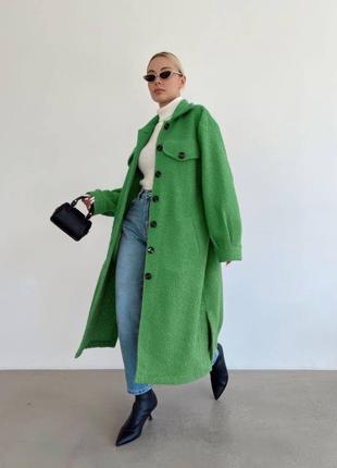 Потрясающее стильное зеленое пальто с шерсти тренд 2023 года весна осень1 фото