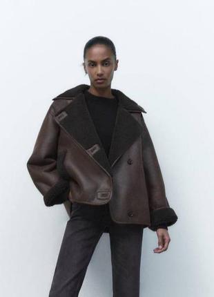Женская шоколадная дубленка зара, коричнева куртка авиатор, косуха удлиненная3 фото
