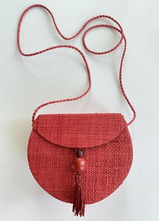 Продам новую экзотическую сумочку из пальмовых листьев. бразилия.