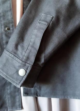 Weekday. красивая. стильная куртка-рубашка. деми. цвет дымчато-серый.3 фото