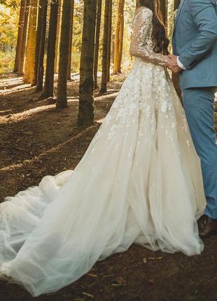 Дизайнерська весільна сукня від оксани мухи.6 фото