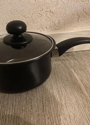 Ковшик для кухні 0.8 литра с крышкой 15 см