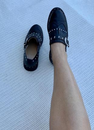 Ботинки оксфорды на пряжке с заклёпками tomfrie (англия)