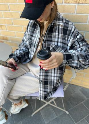 Тепла осіння сорочка чорна з білим