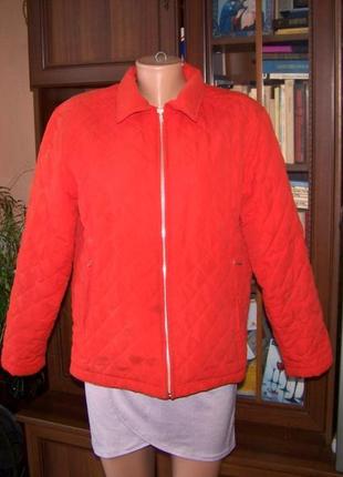 Красная демисезонная классическая куртка простроченная ромбами blu di blu l