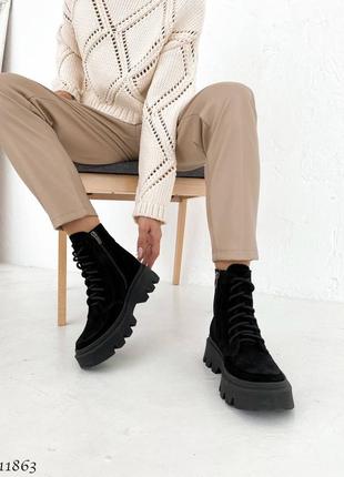 Черные натуральные замшевые демисезонные деми осенние ботинки на шнурках шнуровке толстой грубой подошве замша осень4 фото