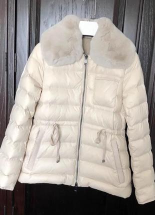 Бежевый пуховик монклер zara hm mango куртка пальто moncler с мехом1 фото