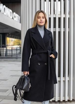 Черное женское теплое длинное двубортное пальто на слимтексе3 фото