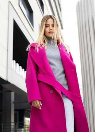 Утепленное кашемировое женское демисезонное пальто цвета фуксии10 фото