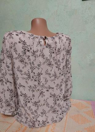 Ніжна блуза у квітковий принт3 фото