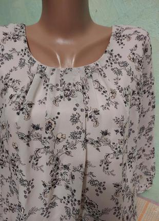 Ніжна блуза у квітковий принт2 фото