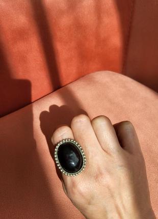 Кольцо с черным камнем1 фото