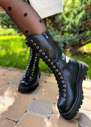 Високі черевики берці чоботи із стильною шнуровкою