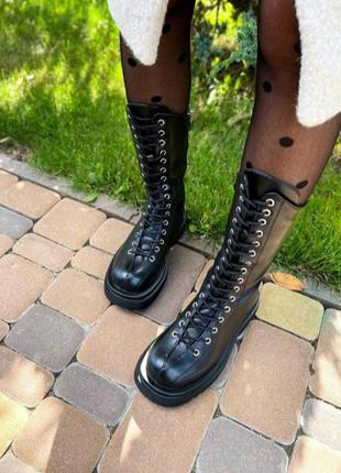 Високі черевики берці чоботи із стильною шнуровкою