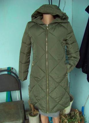Распродажа удлиненная куртка прямого кроя с мехом на капюшоне оливково-зеленая мl5 фото