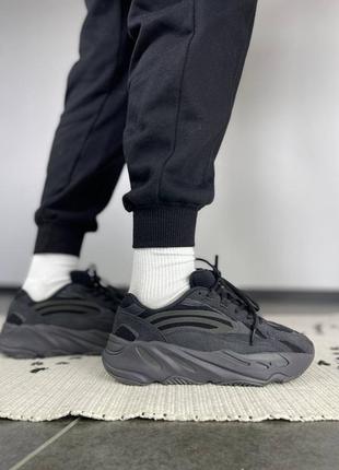 Жіночі кросівки adidas yeezy 700 v2 vanta black